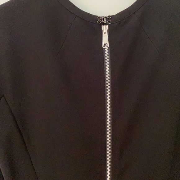 Classic with a pop! Editions de robes beauty - Picture 4 of 11